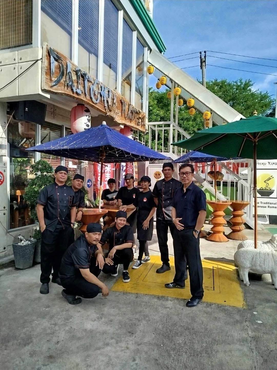 Daitoku Ramen staff behind the counter