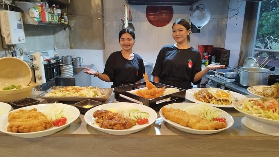 A Daitoku Ramen staff moment
