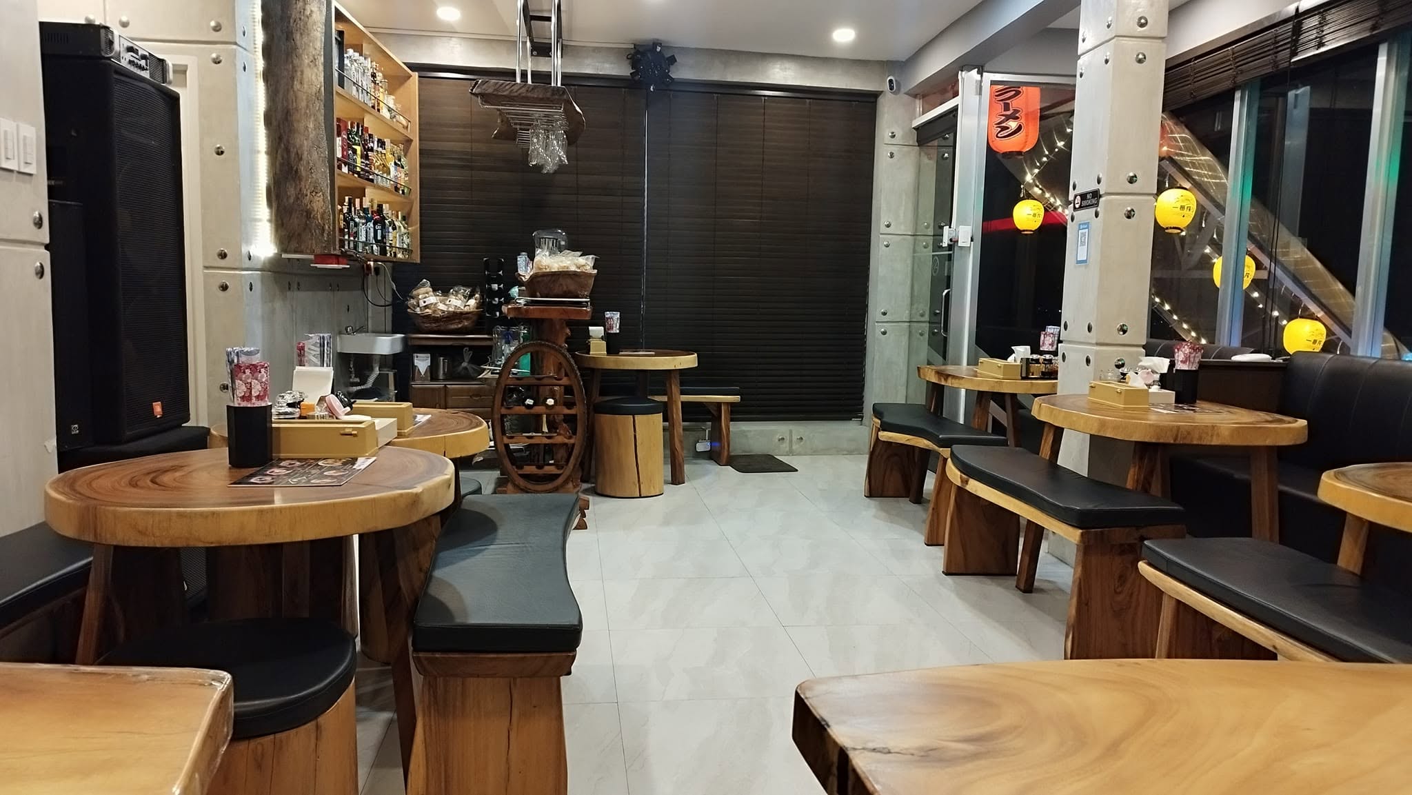 Daitoku Ramen dining room detail