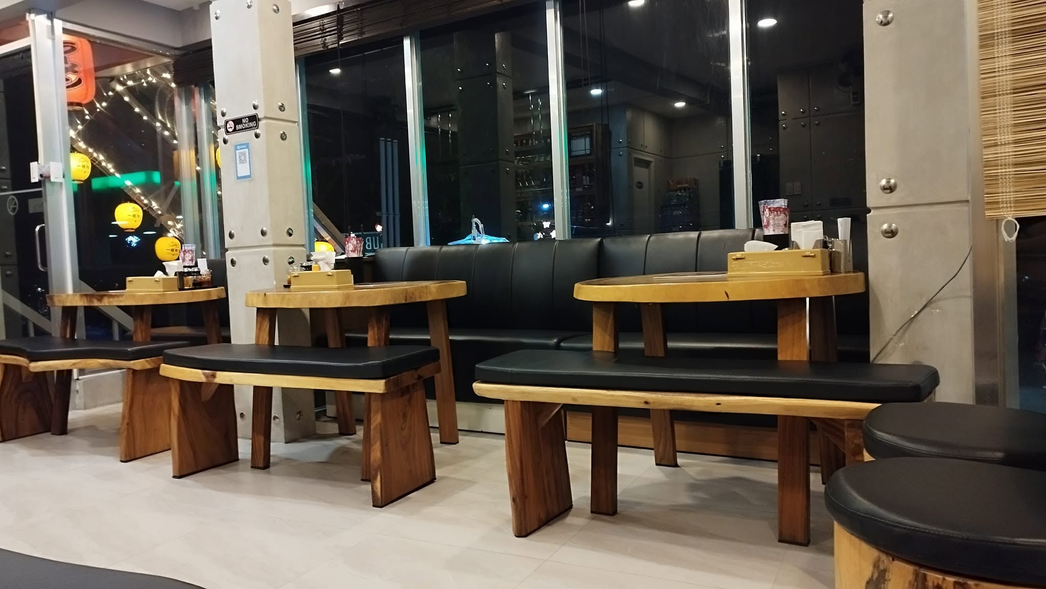A wide venue view at Daitoku Ramen