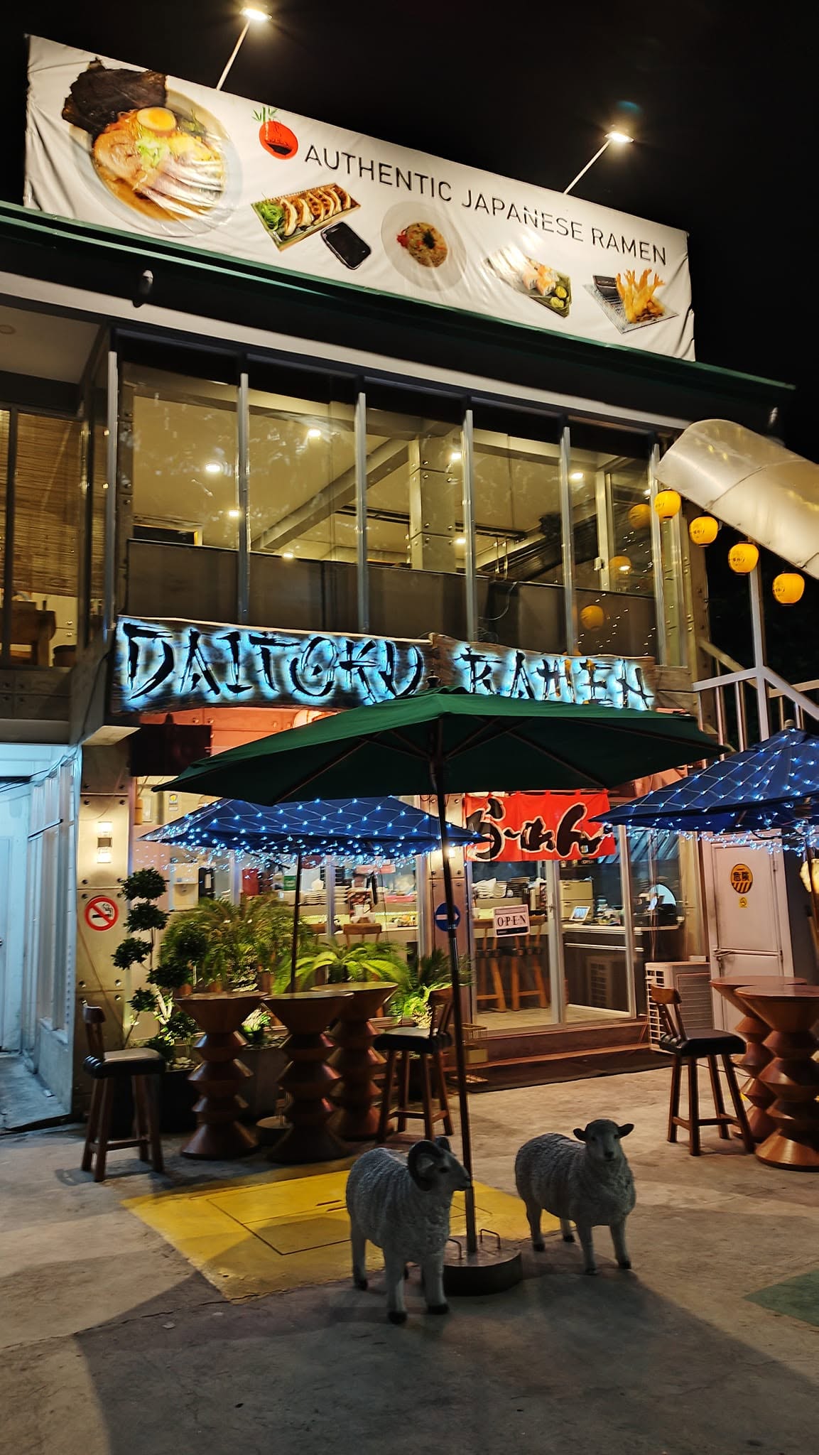 A vertical venue detail at Daitoku Ramen